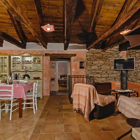Erisa In Trosti * Pazin